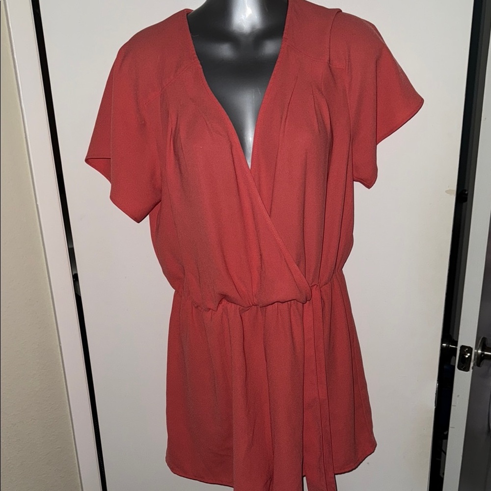 Coral Leith Short Sleeve Romper size M